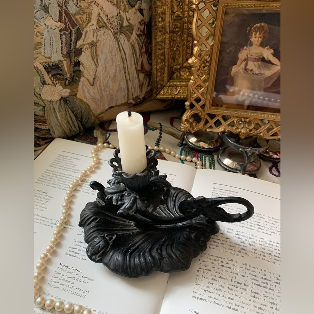 IRON ART JM 148 CAST IRON CANDLE HOLDER FINGER GRIP WATER LILY SHAPE 6 3/4"L